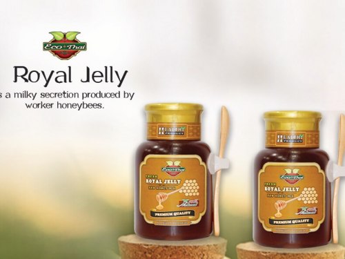 Royal-jelly-is-a-milky-secretion-produced-by-worker-honeybees-ecothaihoney